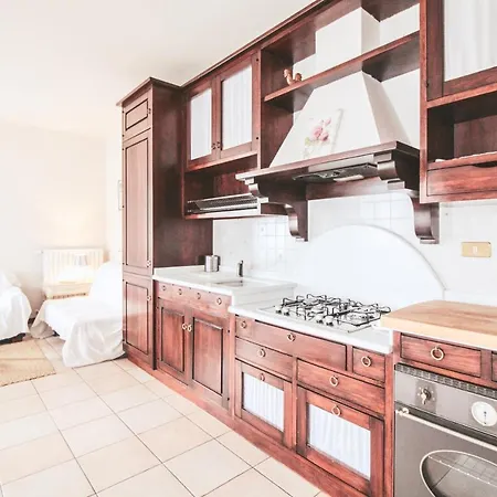 Casa Rosa Di Luisa Менаджо