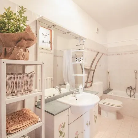 Casa Rosa Di Luisa * ميناجيو